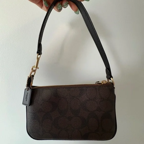 Nolita 19 In Signature Canvas - Picture 2 of 8